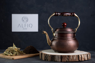 Italian Style Solid Copper Teapot Stovetop, 1.6 Quarts (1.5 Liter)